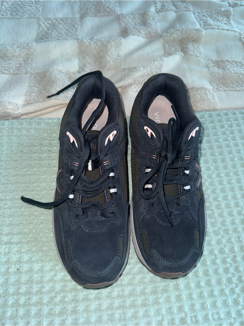 Vionic 23 Walk 2.0 size 7.5